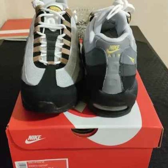 NIKE AIR MAX 95 OG   [ N.W.B.] - Picture 4 of 7